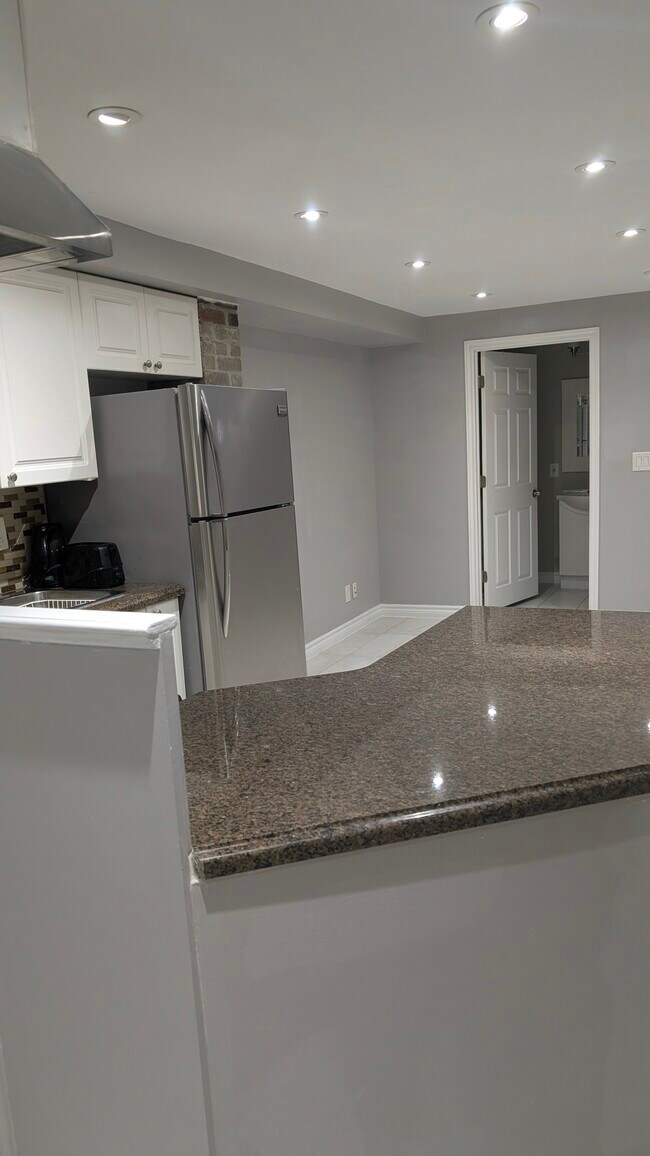 Photo - 2430 Kingston Rd Unité Scarborough basement apar