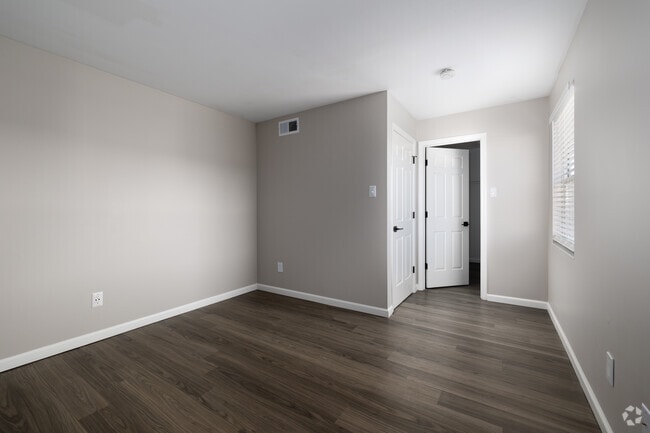 2BR, 1BA - 883SF - Platinum