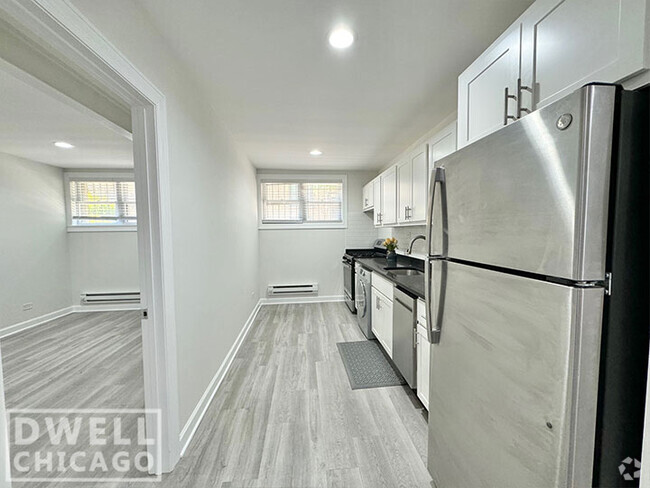 Building Photo - 719 W Roscoe St Unit 1 Rental