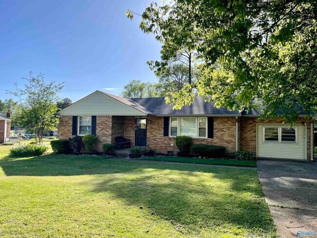 Photo - 612 Drummond Rd SW