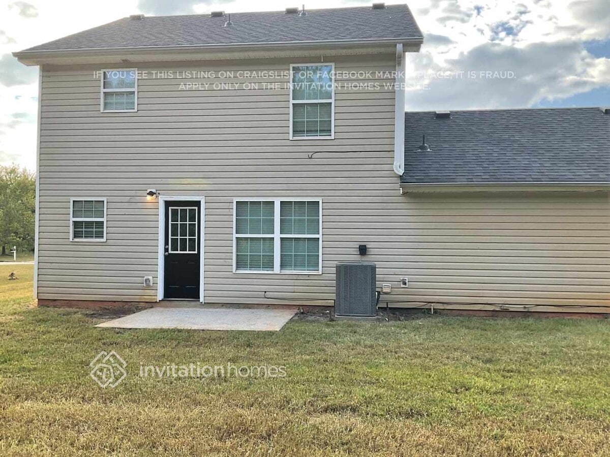 Photo - 185 Bramble Bush Trail