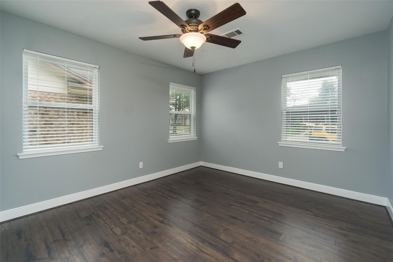 Photo - 8326 Hazen St