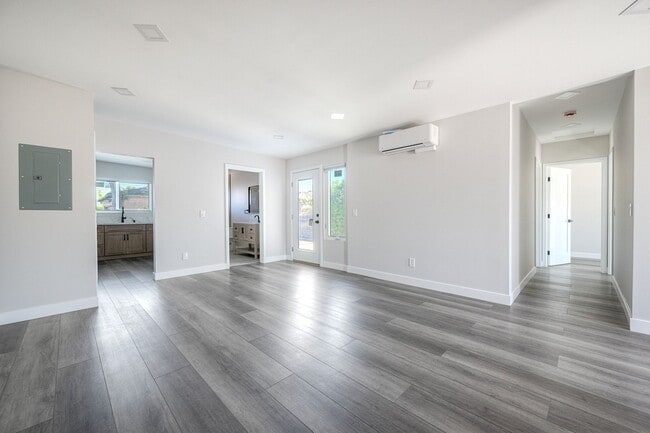 Photo - 199 Twin Oaks Cir