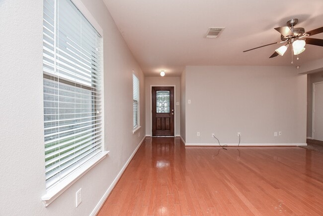 Photo - 15327 Mission Oak Dr