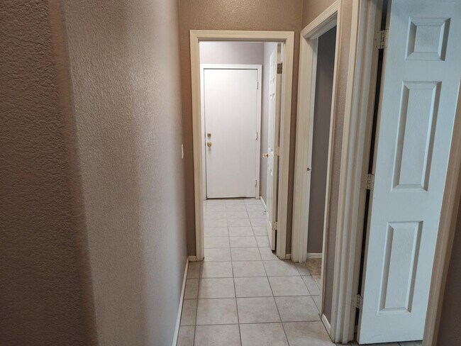 Photo - 44098 Granite Dr