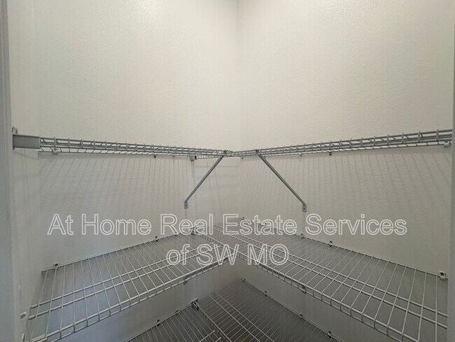 Photo - 4930-10 W. Minota St.