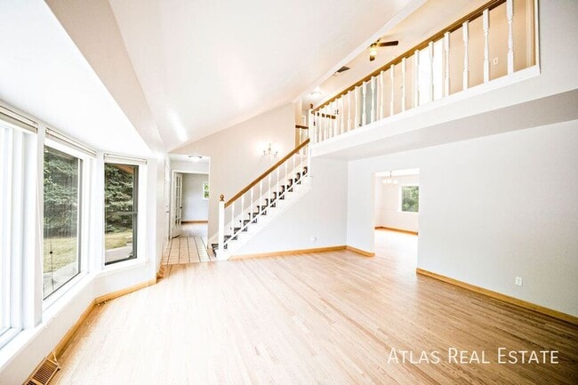 Building Photo - 8198 S Marshall St Rental