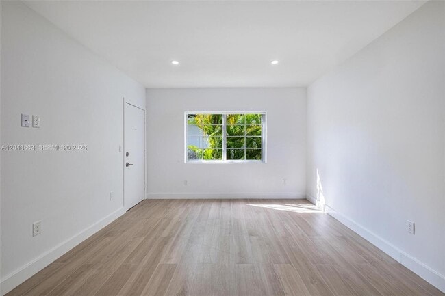 Photo - 1610 Michigan Ave Unit 2