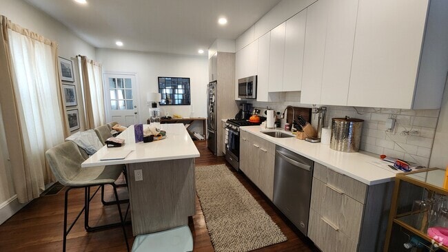Building Photo - 8 Nonantum St Unit 1a Rental
