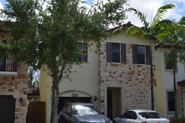 Photo - 10270 NW 70th Ter Townhome