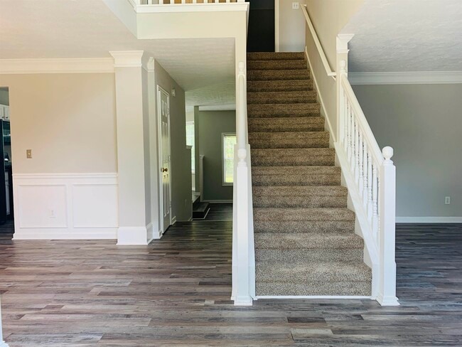 Photo - 325 Barrington Grange Dr