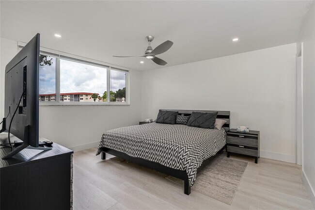 Photo - 411 S Hollybrook Dr Unit 109