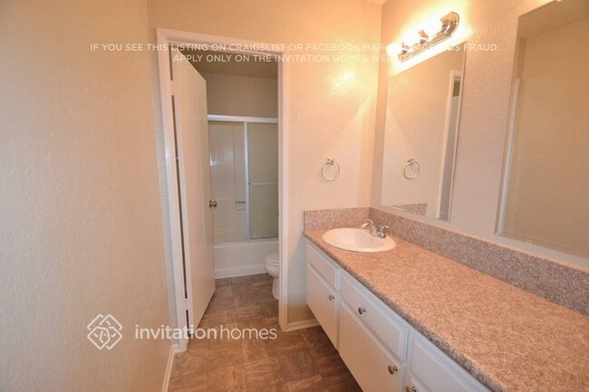 Photo - 5794 N E St