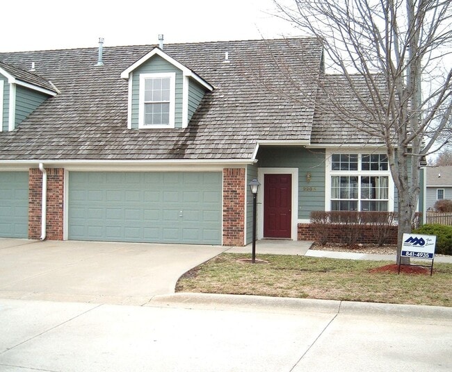 Building Photo - 2205 Vail Way