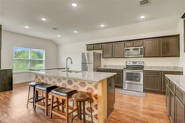 Building Photo - 503 Rd 5138