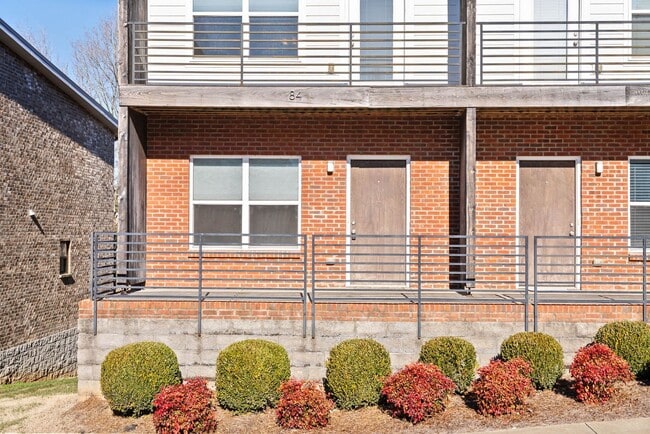 Photo - Large 2 Bedroom Condo For Rent Near Downtown Clarksville!