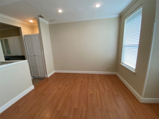 Photo - 735 Arlington St Unit 3