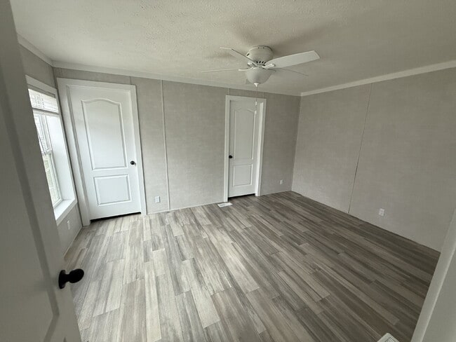 Photo - 430 N Crotty Ln