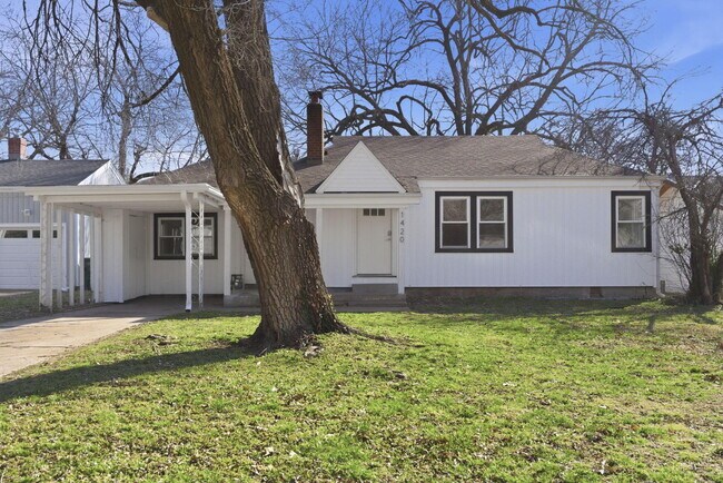 Photo - 1420 S Pickwick Ave