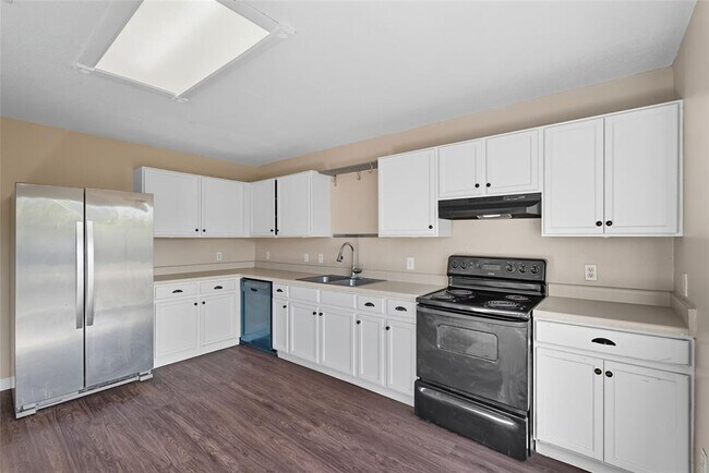 Photo - 3621 Walleye Way