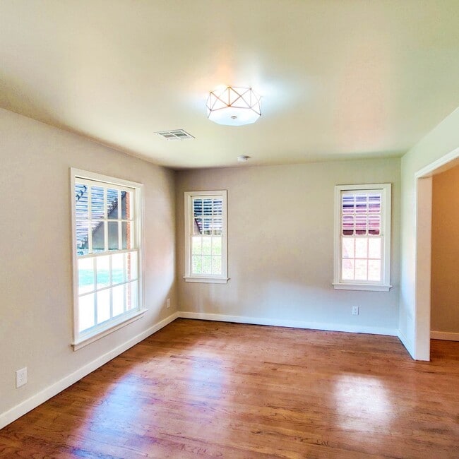 Photo - 2423 NW 31st St