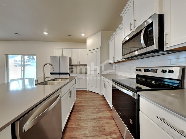 Photo - 4229 177th St E