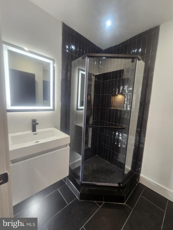 Photo - 1250 N 18th St