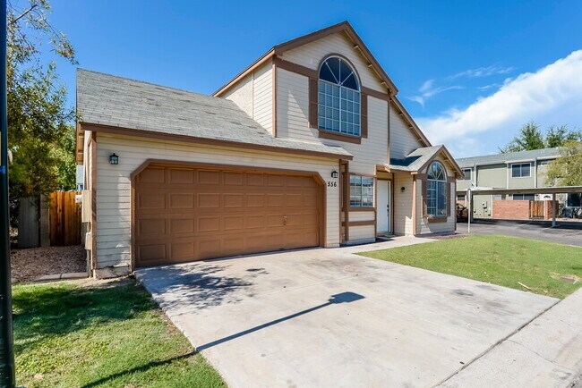 Photo - 235 N 22nd Pl