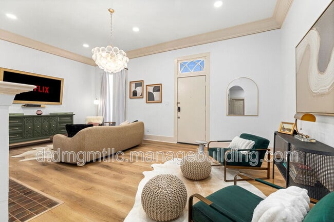 Photo - 110 E Craig Pl Unit 1