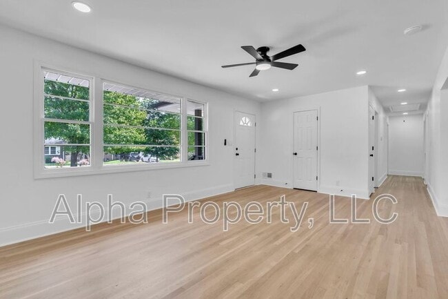 Photo - 403 Watkins Rd