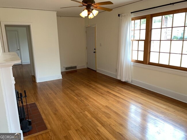 Photo - 155 Windsor Ct