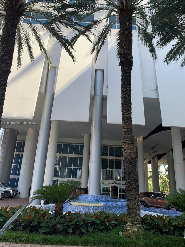 Photo - 185 SW 7th St Unidad 1606