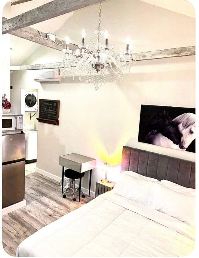 Photo - 686 Morford Ave