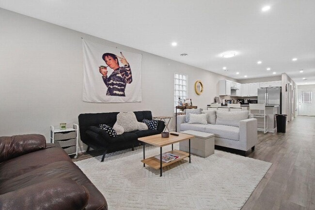 Photo - 1709 W State St