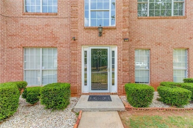 Building Photo - 3895 Kingsbrook Blvd