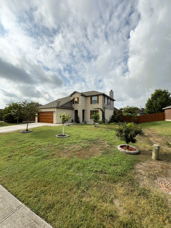 Building Photo - 178 Amber Oak Dr Rental