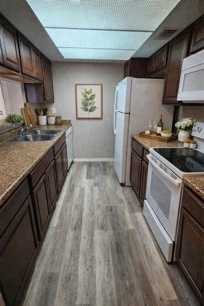 Photo - 2818 S Bartell Dr Unit 7