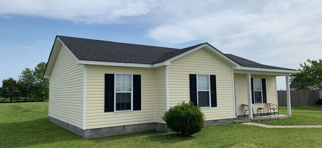 Photo - Quiet Living close to the City!