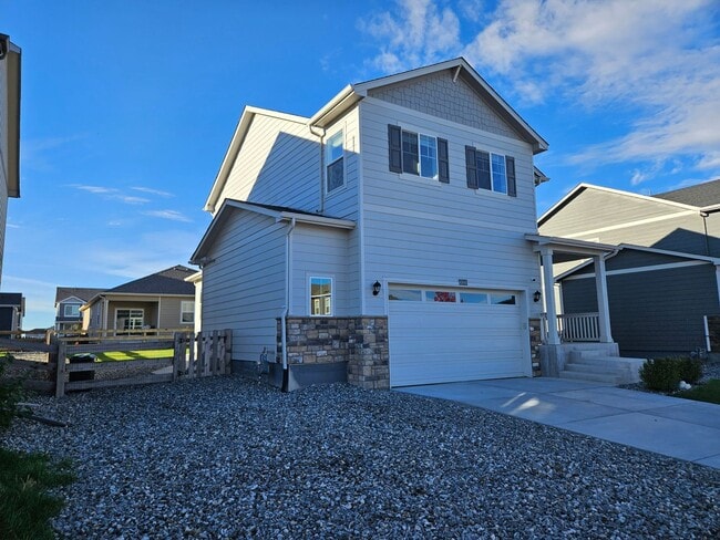 3 bed 3 bath home in Bennett. - 3 bed 3 bath home in Bennett.