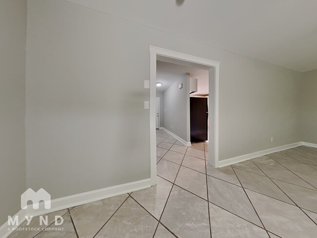 Photo - 526 Stratford Rd