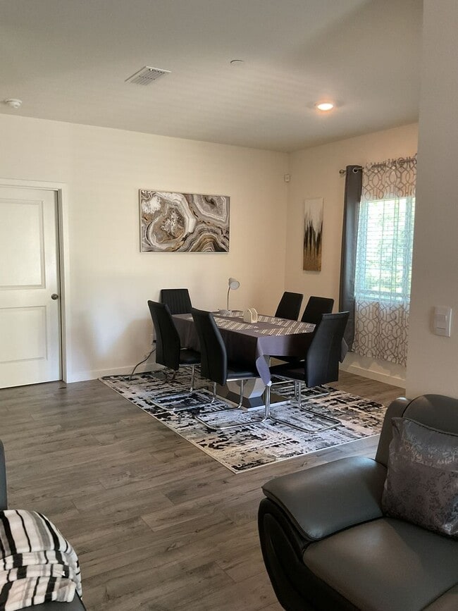 Photo - Newer Home in Established Subdivision!!!