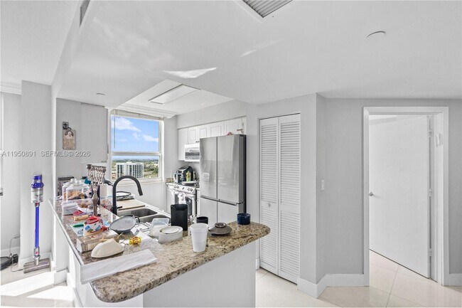 Photo - 19501 W Country Club Dr Unit 1904