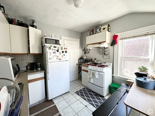 Building Photo - 71 Gardner St Unit 71A Gardner ST -  1 Rental