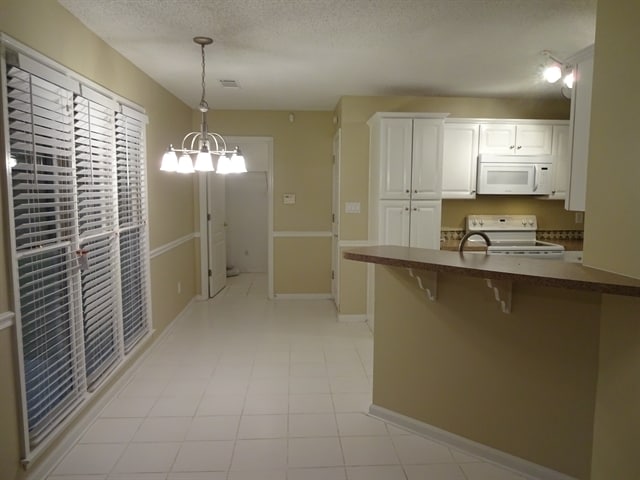 Photo - 285 Thornbush Ln