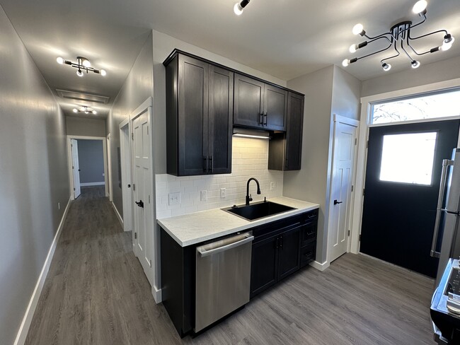 Photo - 1102 S Malott St