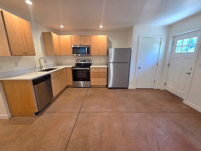 Photo - 534 Putnam St Unit 534 Putnam Ave. #1