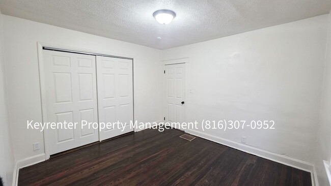 Photo - 1512 W College St