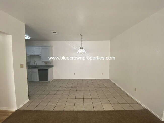 Photo - 10305 Lone Pine Ln