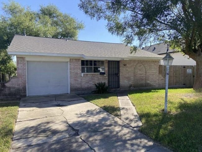 Building Photo - 11503 Bay Cedar Dr Rental