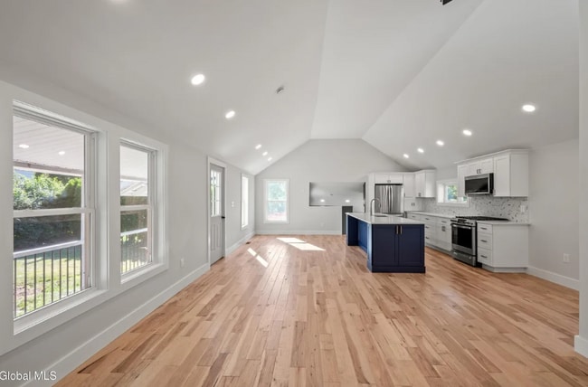 Photo - 656 Locust Grove Rd